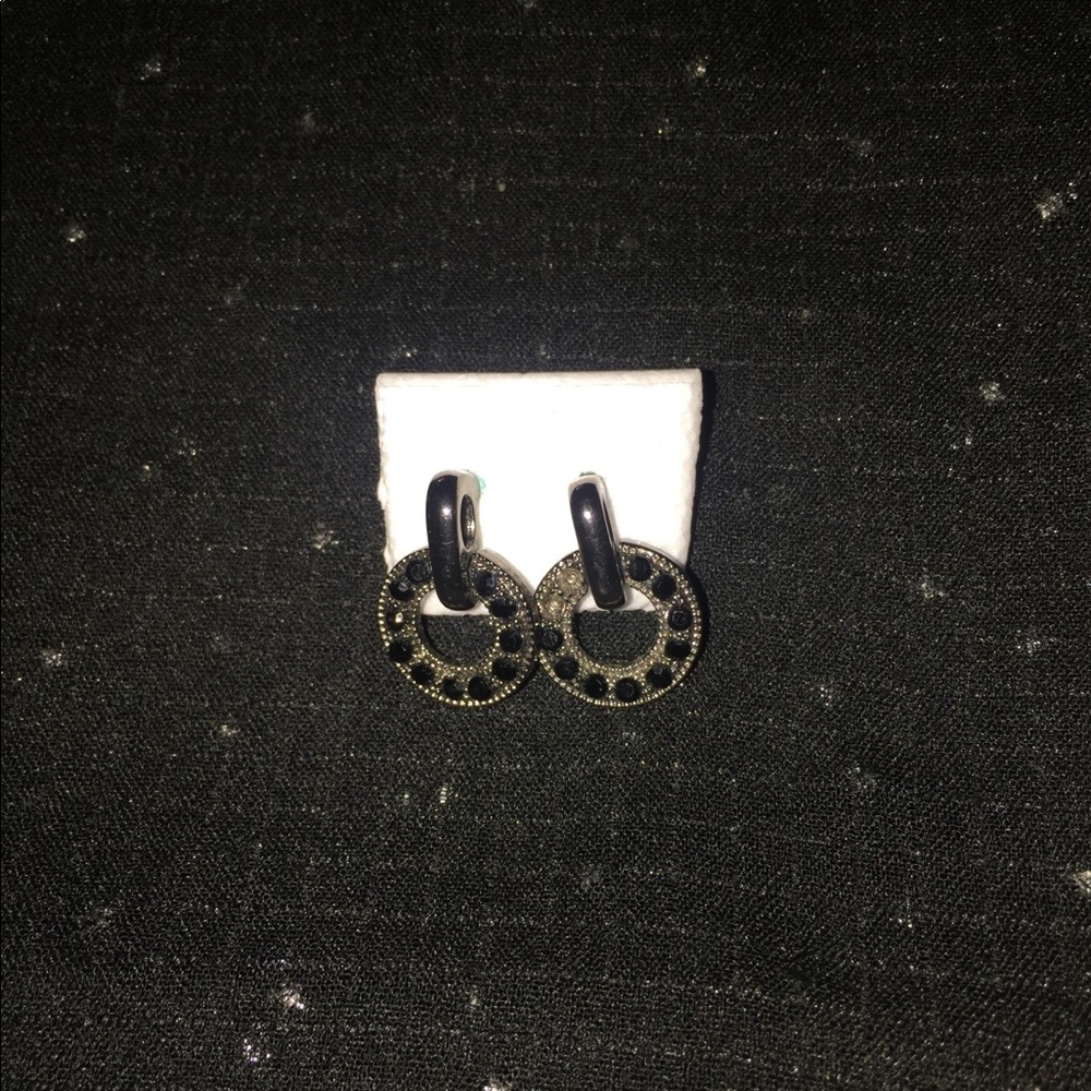 Earrings - Picture 2 of 5
